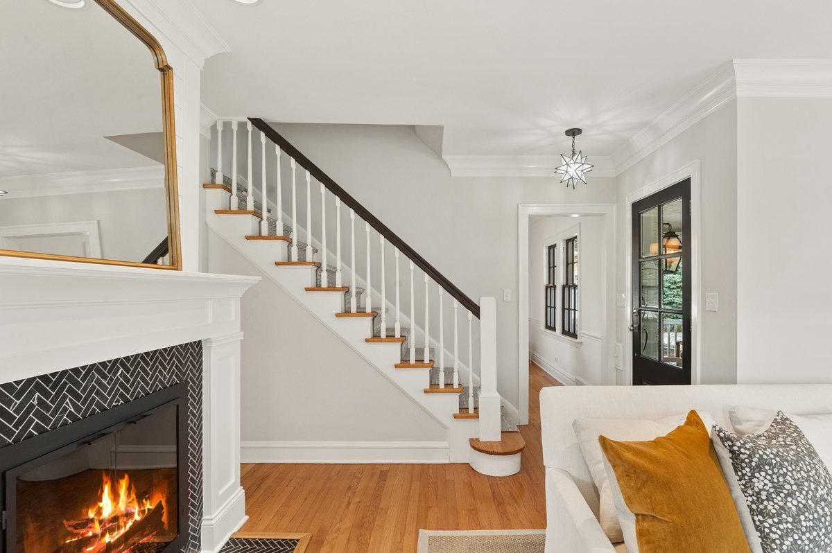 240 W Saint Charles Road