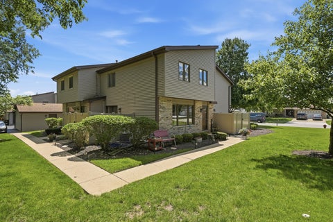 Tiny photo for 1014 SCHOOLGATE Road #1014, New Lenox, IL 60451 (MLS # 12704981)