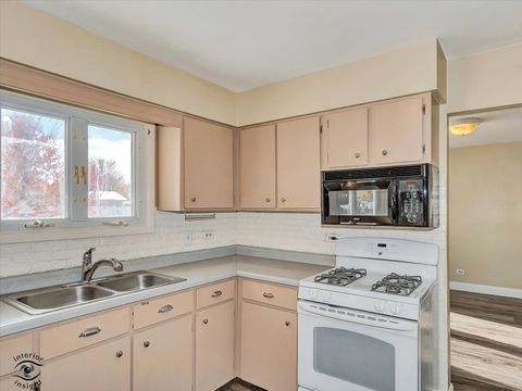 Tiny photo for 9 Hilltop Drive, Bourbonnais, IL 60914 (MLS # 12516850)