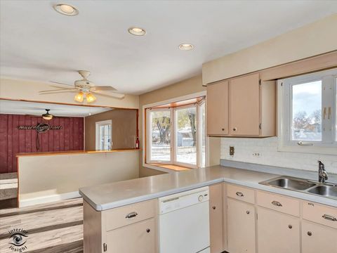 Tiny photo for 9 Hilltop Drive, Bourbonnais, IL 60914 (MLS # 12516850)