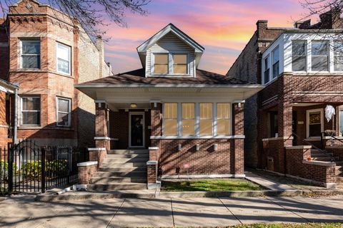 Photo of 2113 N Avers Avenue, Chicago, IL 60647 (MLS # 12500822)
