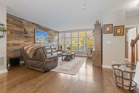 Tiny photo for 616 Parkside Court, Libertyville, IL 60048 (MLS # 12505462)