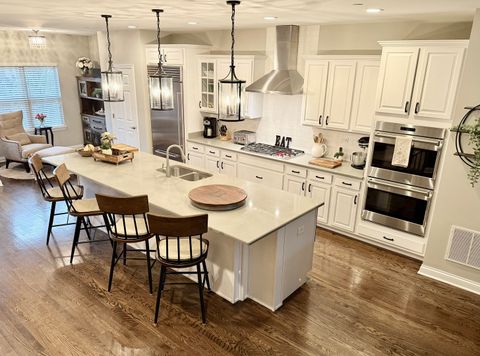 Tiny photo for 616 Parkside Court, Libertyville, IL 60048 (MLS # 12505462)