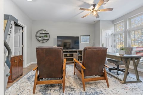 Tiny photo for 616 Parkside Court, Libertyville, IL 60048 (MLS # 12505462)