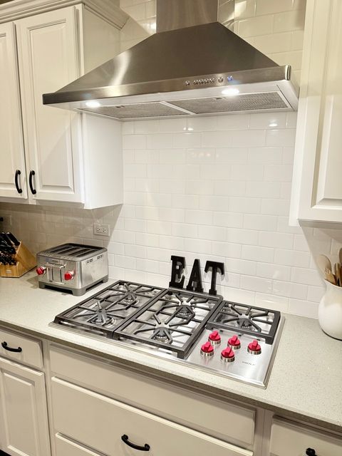 Tiny photo for 616 Parkside Court, Libertyville, IL 60048 (MLS # 12505462)