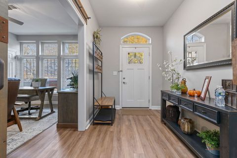 Tiny photo for 616 Parkside Court, Libertyville, IL 60048 (MLS # 12505462)