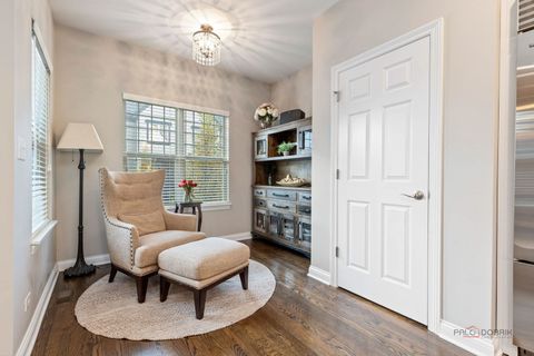 Tiny photo for 616 Parkside Court, Libertyville, IL 60048 (MLS # 12505462)