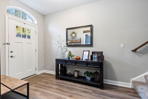 Tiny photo for 616 Parkside Court, Libertyville, IL 60048 (MLS # 12505462)