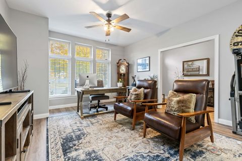 Tiny photo for 616 Parkside Court, Libertyville, IL 60048 (MLS # 12505462)