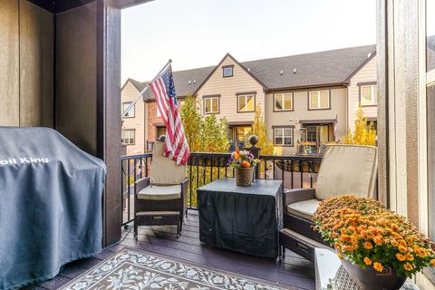 Tiny photo for 616 Parkside Court, Libertyville, IL 60048 (MLS # 12505462)