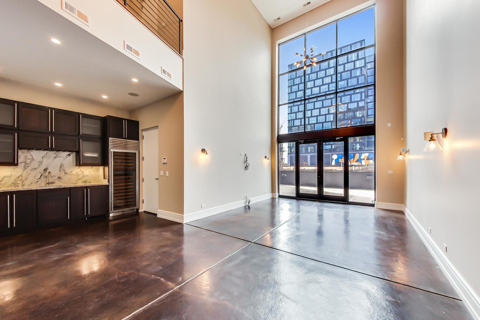 813 W Fulton Market 2