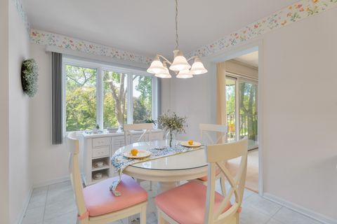 Tiny photo for 22 Park Lane #203, Park Ridge, IL 60068 (MLS # 12525479)