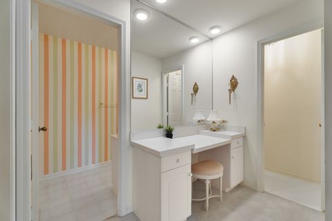 Tiny photo for 22 Park Lane #203, Park Ridge, IL 60068 (MLS # 12525479)