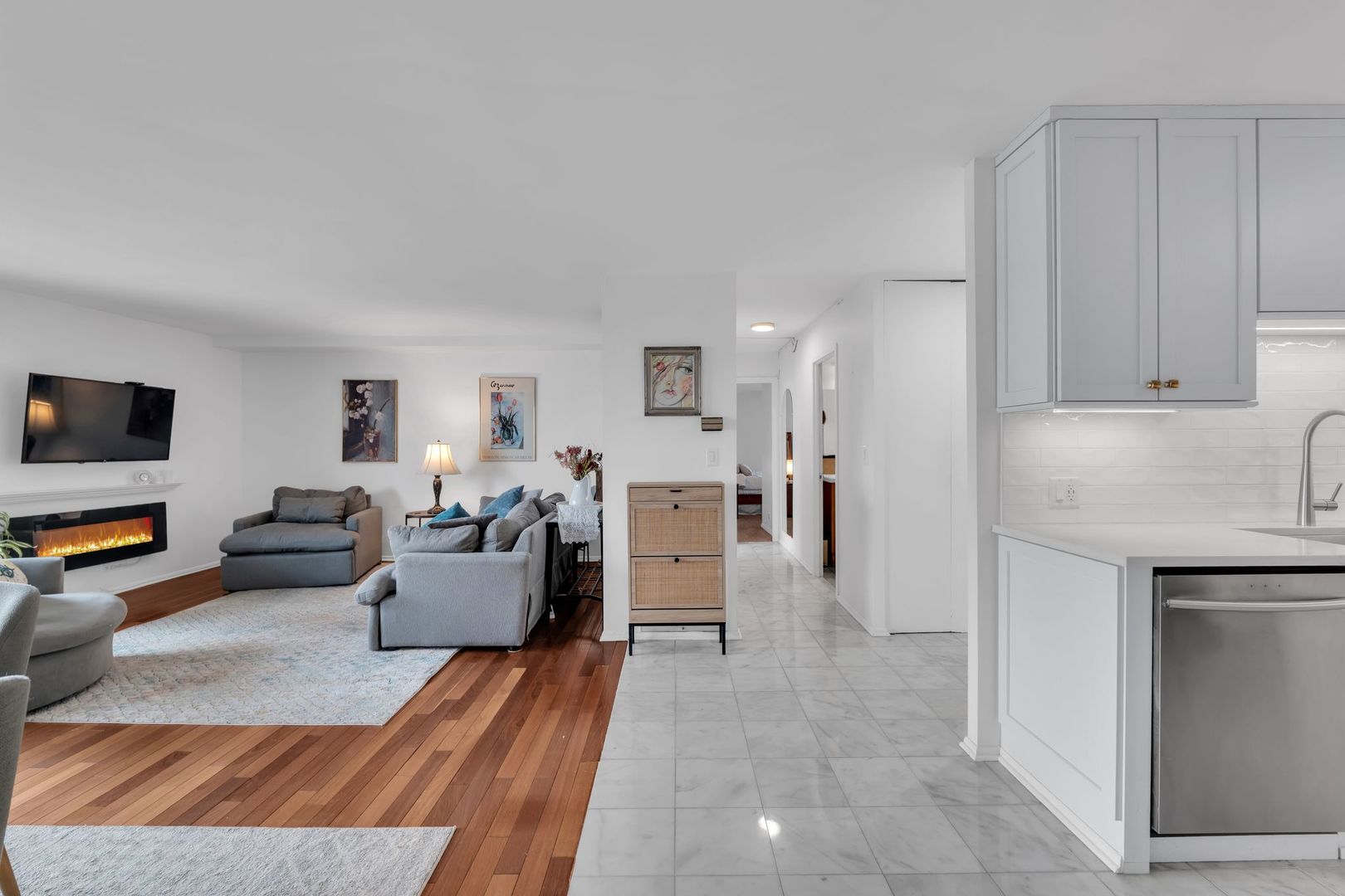 5855 N SHERIDAN Road 21J