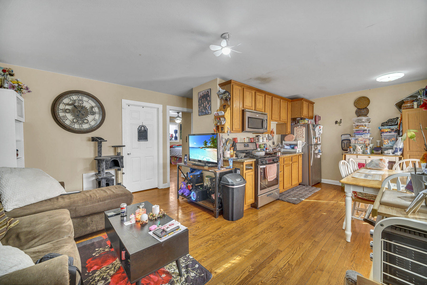 327 N Princeton Avenue 9