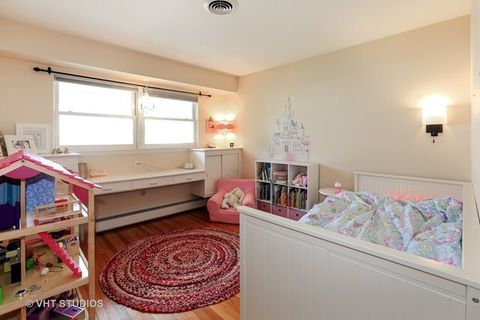 Tiny photo for 128 S Linden Avenue, Elmhurst, IL 60126 (MLS # 12448538)
