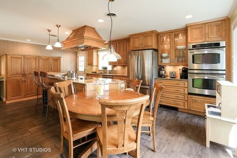 Tiny photo for 128 S Linden Avenue, Elmhurst, IL 60126 (MLS # 12448538)