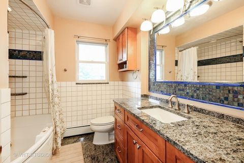 Tiny photo for 128 S Linden Avenue, Elmhurst, IL 60126 (MLS # 12448538)