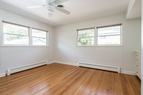 Tiny photo for 128 S Linden Avenue, Elmhurst, IL 60126 (MLS # 12448538)