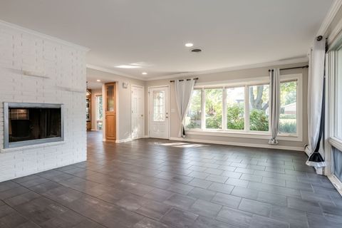 Tiny photo for 128 S Linden Avenue, Elmhurst, IL 60126 (MLS # 12448538)