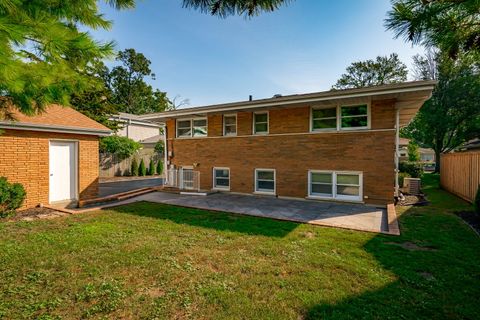 Tiny photo for 128 S Linden Avenue, Elmhurst, IL 60126 (MLS # 12448538)