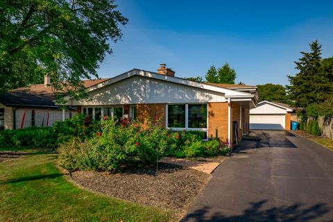 Photo of 128 S Linden Avenue, Elmhurst, IL 60126 (MLS # 12448538)