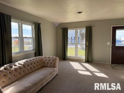 Tiny photo for 1106 AIRPORT Road, Mt Vernon, IL 62864 (MLS # EB460433)