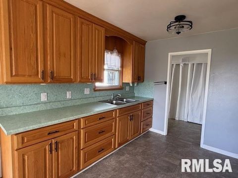 Tiny photo for 1106 AIRPORT Road, Mt Vernon, IL 62864 (MLS # EB460433)