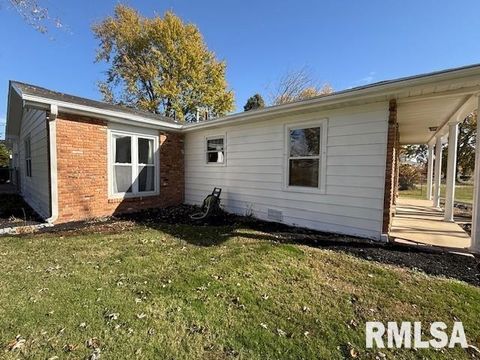 Tiny photo for 1106 AIRPORT Road, Mt Vernon, IL 62864 (MLS # EB460433)