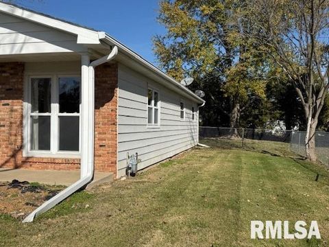 Tiny photo for 1106 AIRPORT Road, Mt Vernon, IL 62864 (MLS # EB460433)