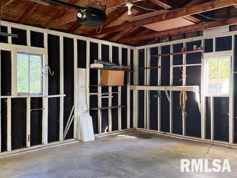 Tiny photo for 1106 AIRPORT Road, Mt Vernon, IL 62864 (MLS # EB460433)