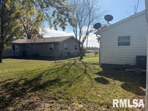 Tiny photo for 1106 AIRPORT Road, Mt Vernon, IL 62864 (MLS # EB460433)