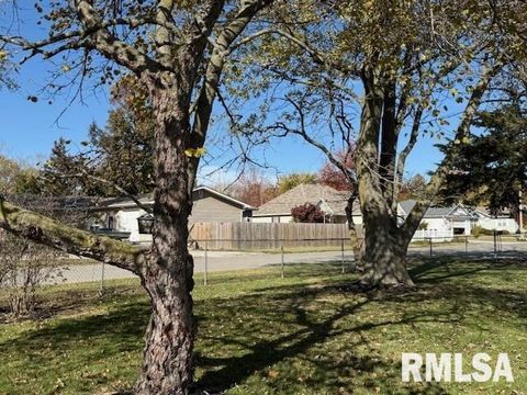 Tiny photo for 1106 AIRPORT Road, Mt Vernon, IL 62864 (MLS # EB460433)
