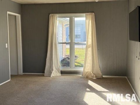 Tiny photo for 1106 AIRPORT Road, Mt Vernon, IL 62864 (MLS # EB460433)