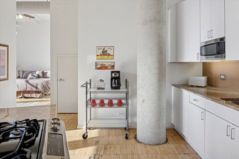 Tiny photo for 728 W Jackson Boulevard #1011, Chicago, IL 60661 (MLS # 12556004)