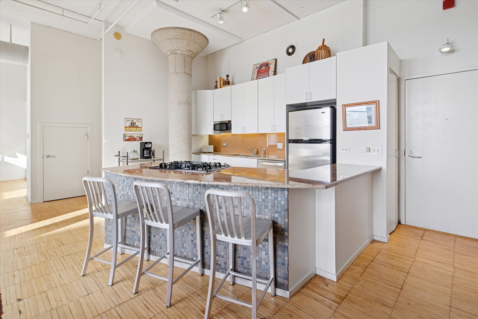 728 W Jackson Boulevard 1011