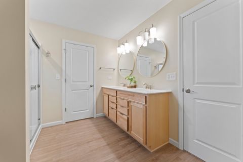 Tiny photo for 1017 Kessler Drive, Mundelein, IL 60060 (MLS # 12617437)