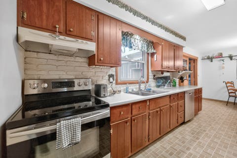 Tiny photo for 633 Emmert Drive, Sycamore, IL 60178 (MLS # 12677842)