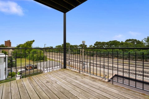 Tiny photo for 4427 S Oakenwald Avenue #4, Chicago, IL 60653 (MLS # 12766107)