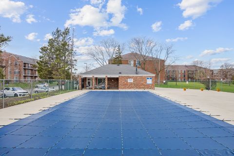 Tiny photo for 540 Biesterfield Road #305, Elk Grove Village, IL 60007 (MLS # 12613109)