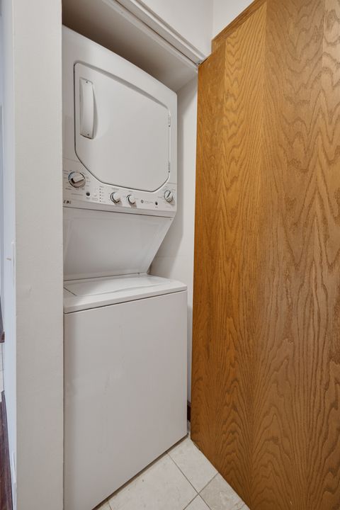 Tiny photo for 540 Biesterfield Road #305, Elk Grove Village, IL 60007 (MLS # 12613109)