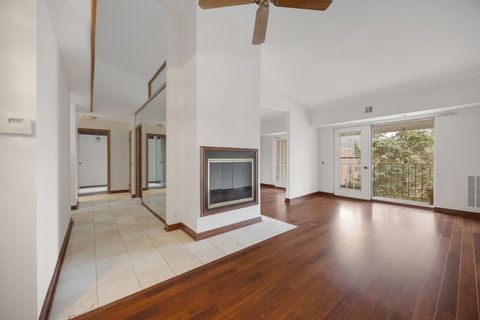 Tiny photo for 540 Biesterfield Road #305, Elk Grove Village, IL 60007 (MLS # 12613109)