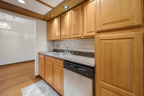 Tiny photo for 540 Biesterfield Road #305, Elk Grove Village, IL 60007 (MLS # 12613109)