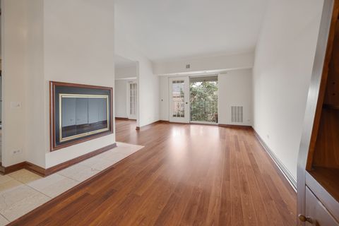 Tiny photo for 540 Biesterfield Road #305, Elk Grove Village, IL 60007 (MLS # 12613109)