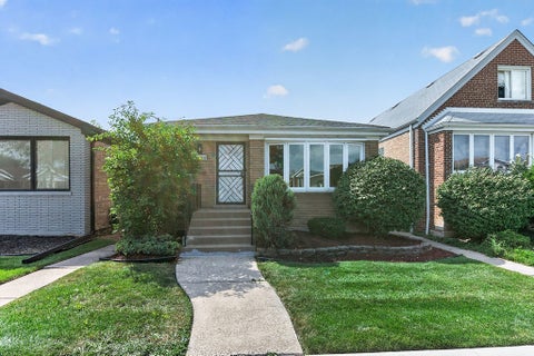 Photo of 5624 S Merrimac Avenue, Chicago, IL 60638 (MLS # 12744769)
