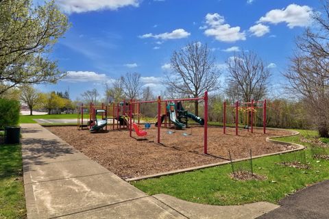 Tiny photo for 983 Mount Vernon Drive, Grayslake, IL 60030 (MLS # 12620395)