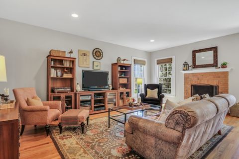 Tiny photo for 983 Mount Vernon Drive, Grayslake, IL 60030 (MLS # 12620395)