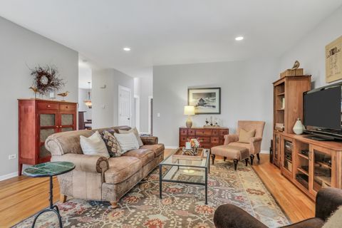 Tiny photo for 983 Mount Vernon Drive, Grayslake, IL 60030 (MLS # 12620395)