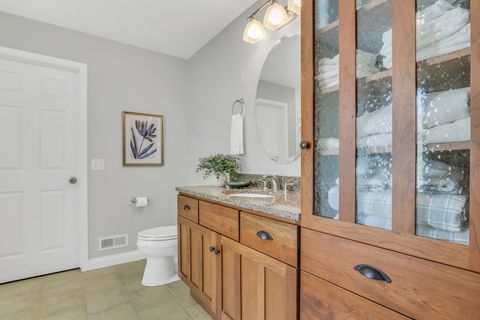 Tiny photo for 983 Mount Vernon Drive, Grayslake, IL 60030 (MLS # 12620395)