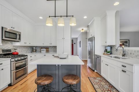 Tiny photo for 983 Mount Vernon Drive, Grayslake, IL 60030 (MLS # 12620395)